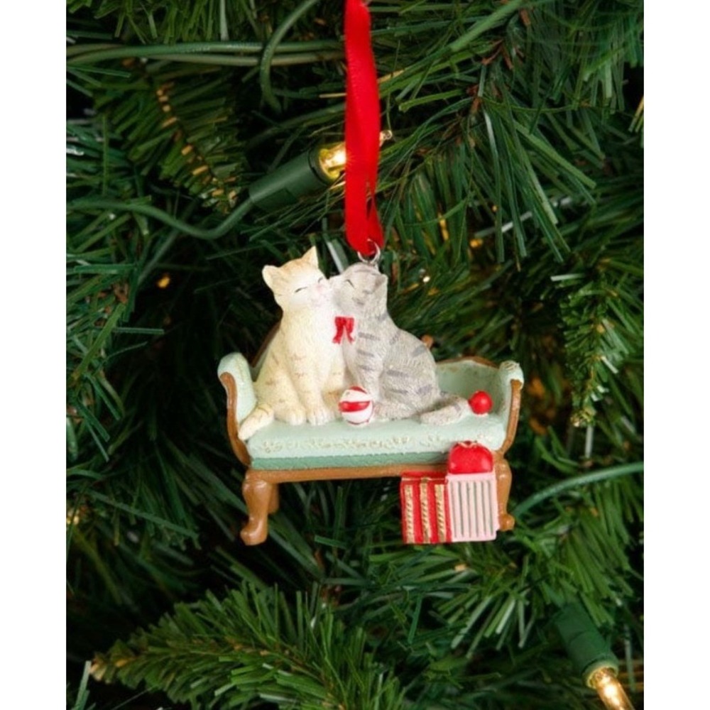 Cracker Barrel White and Grey Cat on Sofa Resin Christmas Ornament NEW 2026